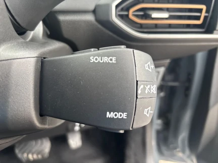 Vehicle Thumbnail 23