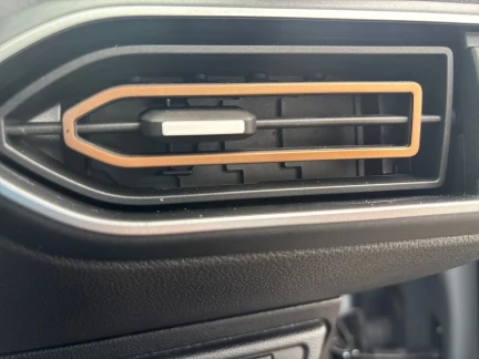 Vehicle Thumbnail 24