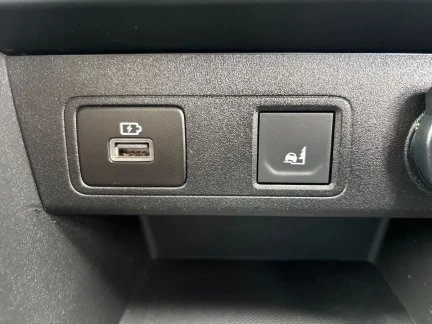 Vehicle Thumbnail 25