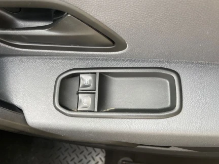 Vehicle Thumbnail 13