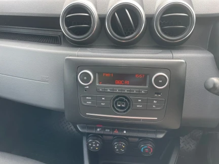 Vehicle Thumbnail 16