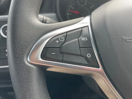 Vehicle Thumbnail 18