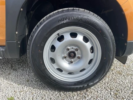 Vehicle Thumbnail 6