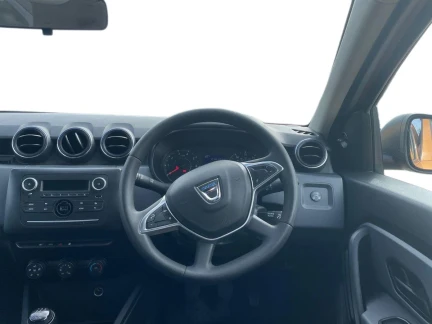 Vehicle Thumbnail 8