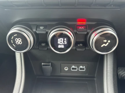 Vehicle Thumbnail 13