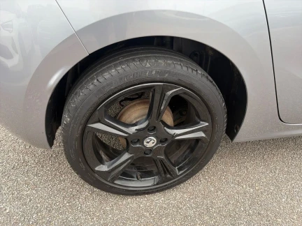 Vehicle Thumbnail 23
