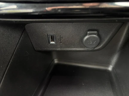 Vehicle Thumbnail 34