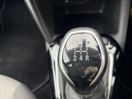 Vehicle Thumbnail 37