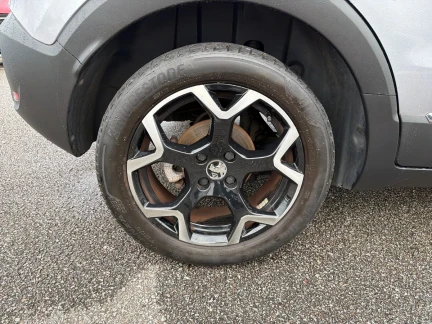 Vehicle Thumbnail 26