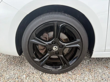 Vehicle Thumbnail 7
