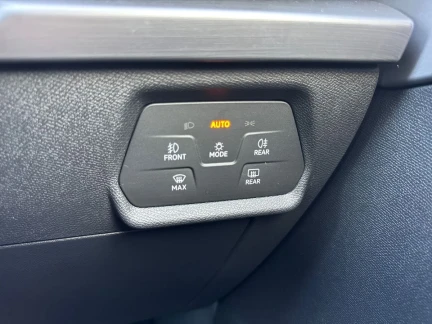 Vehicle Thumbnail 30