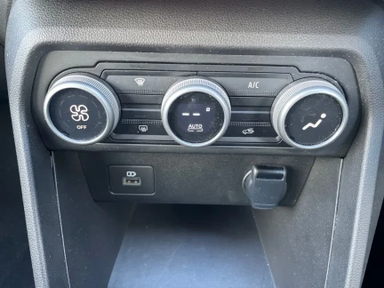 Vehicle Thumbnail 13