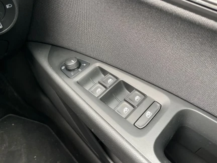 Vehicle Thumbnail 14