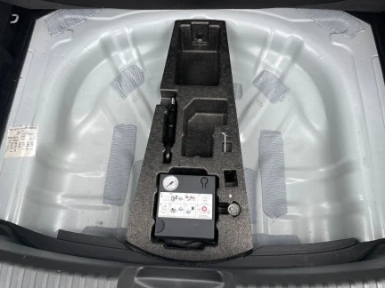 Vehicle Thumbnail 24