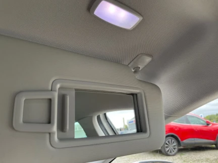 Vehicle Thumbnail 38
