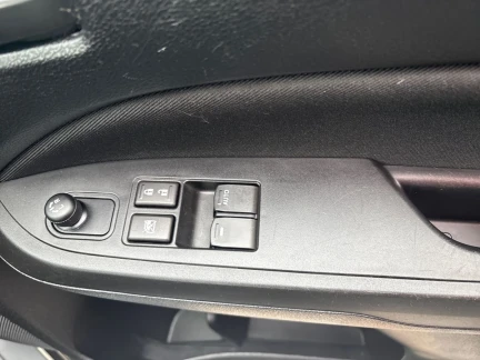 Vehicle Thumbnail 14