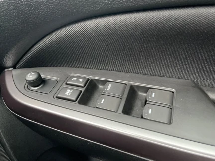 Vehicle Thumbnail 14