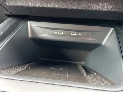 Vehicle Thumbnail 28