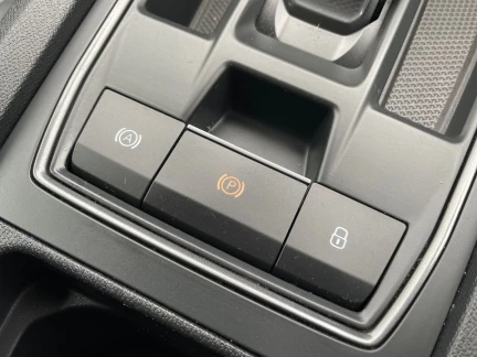 Vehicle Thumbnail 40