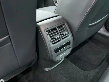 Vehicle Thumbnail 23