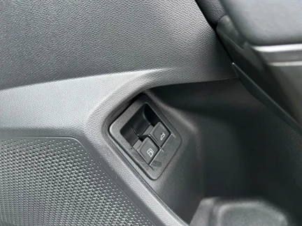 Vehicle Thumbnail 36