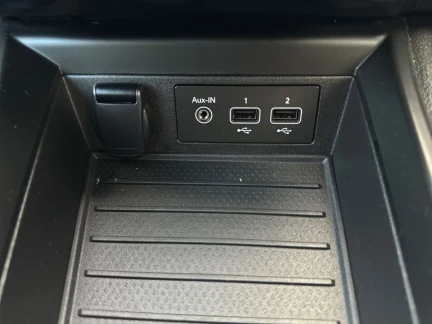 Vehicle Thumbnail 26