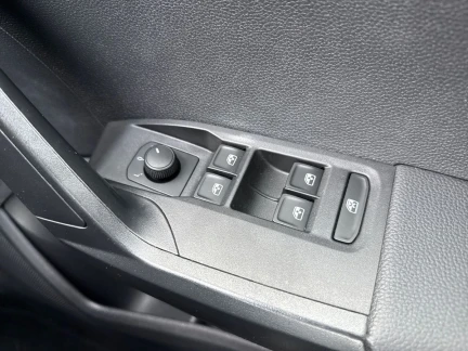 Vehicle Thumbnail 14