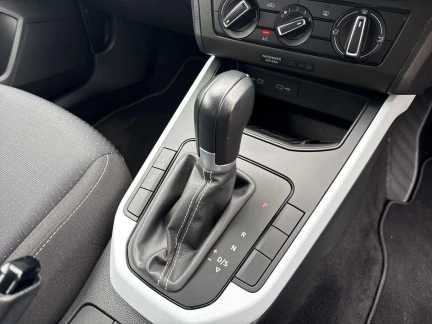 Vehicle Thumbnail 12