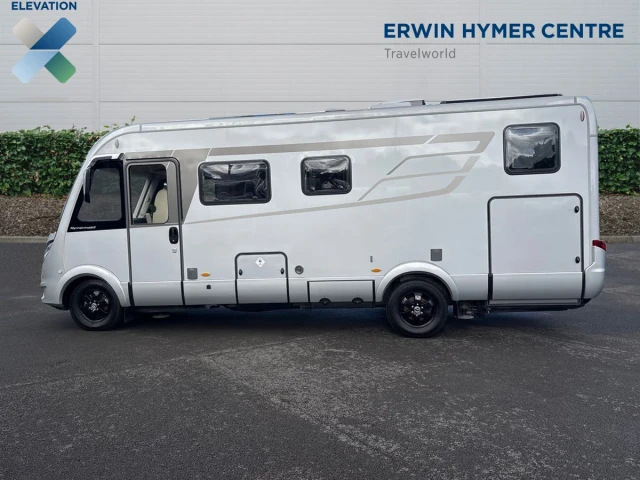 Vehicle Image - 3