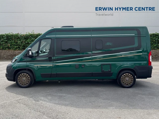 Vehicle Image - 3