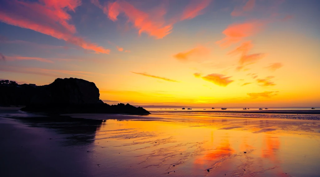 Couple swap 5* Hotels for luxury motorhome on wheels