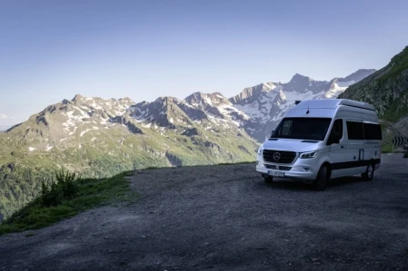 Motorhome Manoeuvring With Confidence