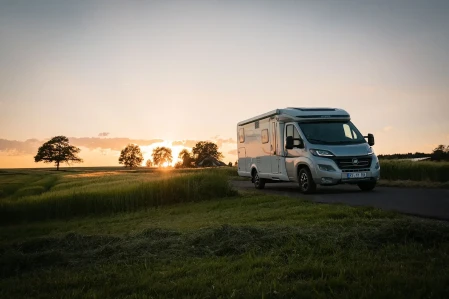 Here Come The Girls - Female Motorhome Owners Soar