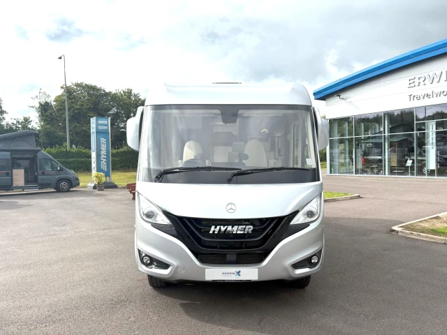 Vehicle Image - 2
