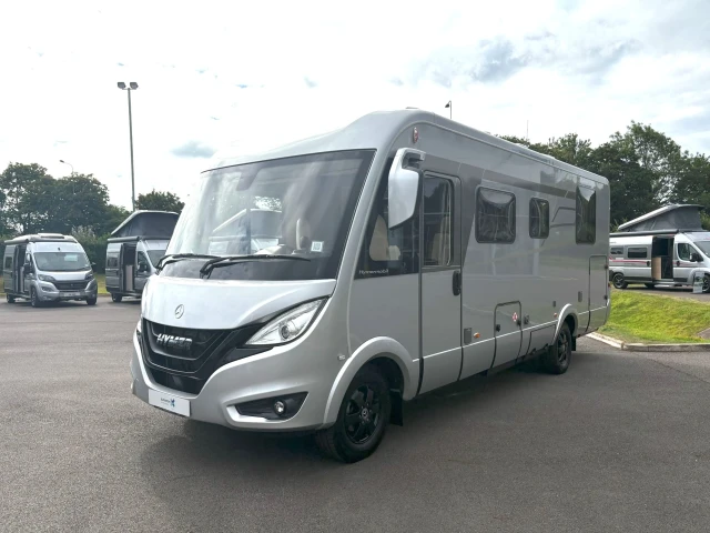 Vehicle Image - 3