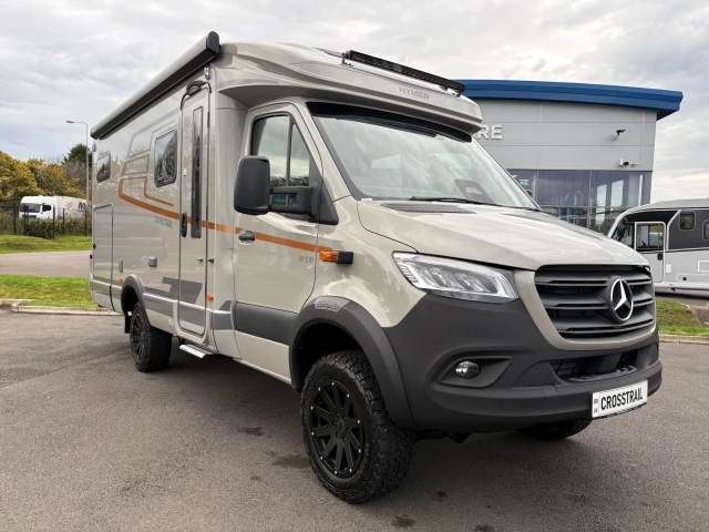 Vehicle Image - 1