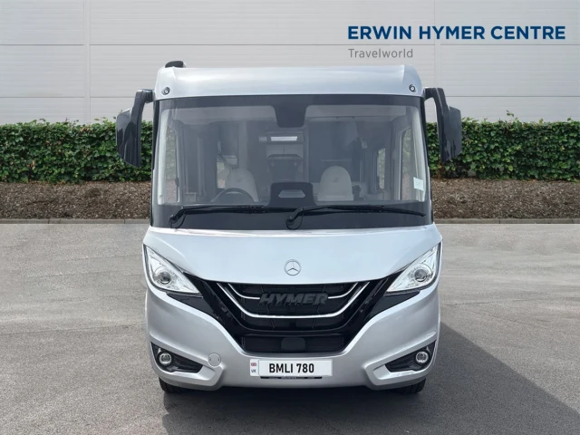 Vehicle Image - 1