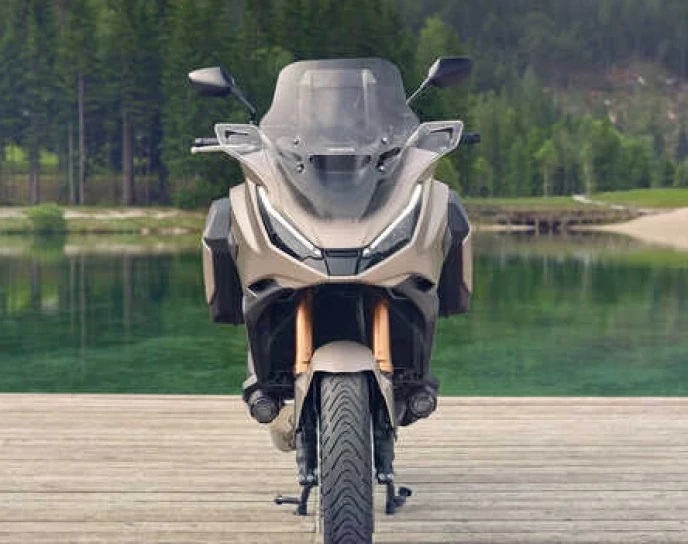 Honda NT1100 DCT with Electronic Suspension