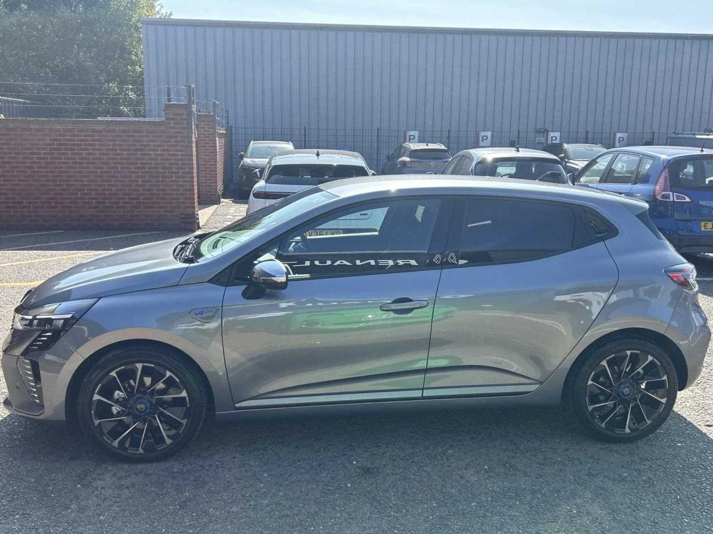 Vehicle image 7