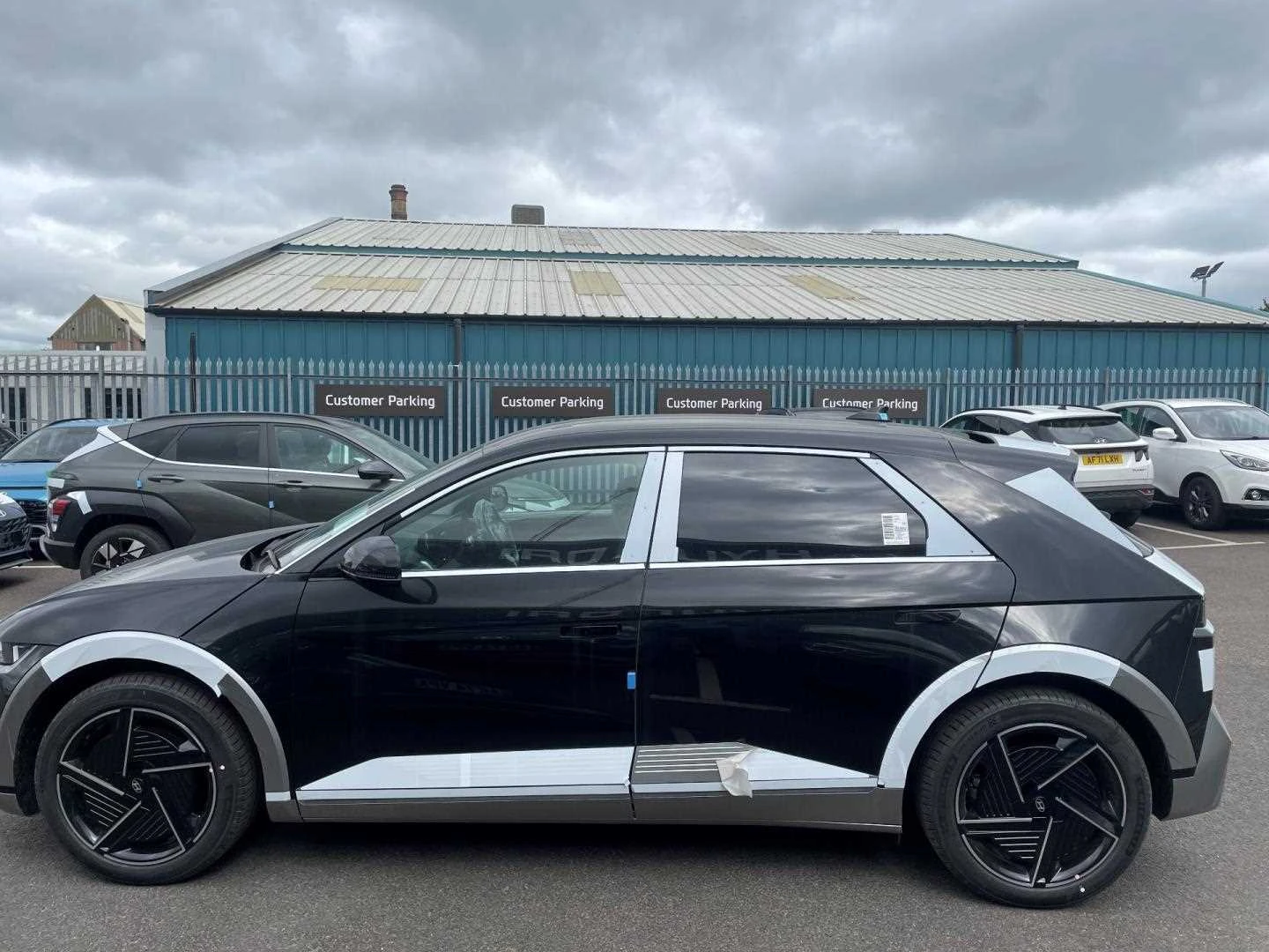 Vehicle image 5