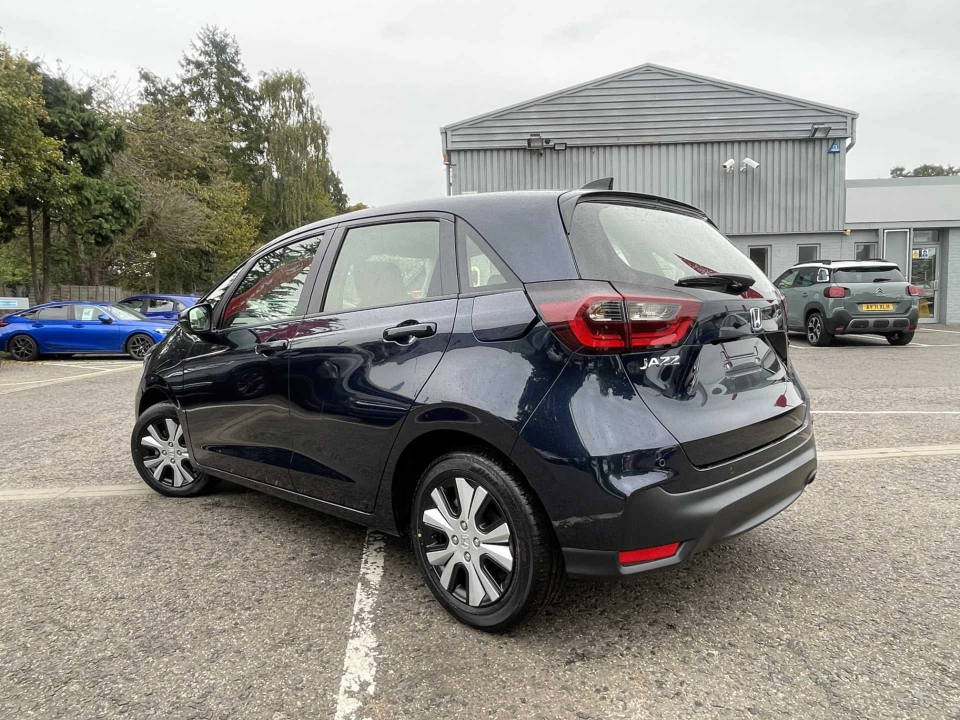 Vehicle image 3