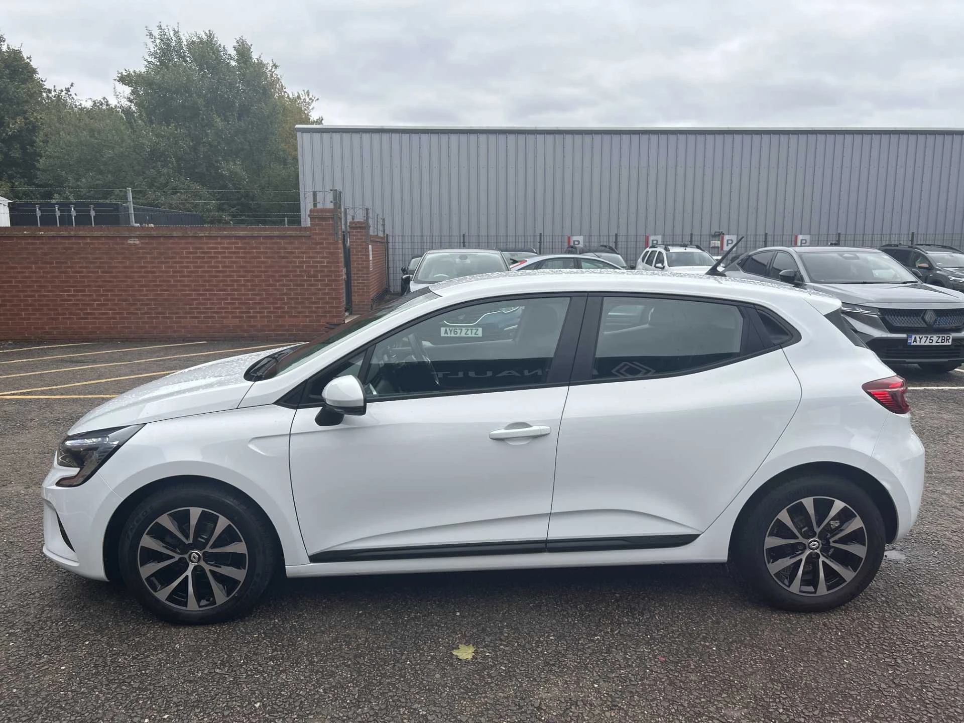 Vehicle image 7