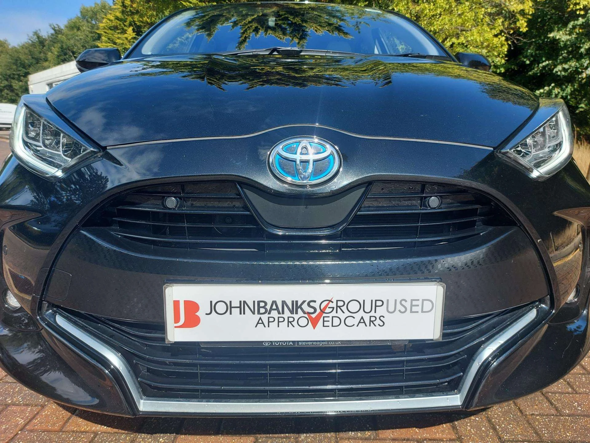 Vehicle image 6