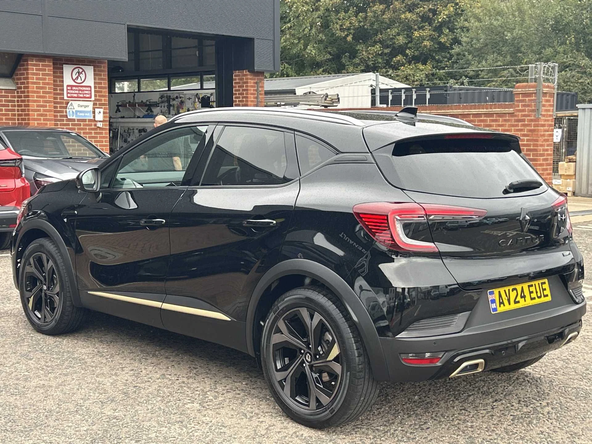 Vehicle image 3