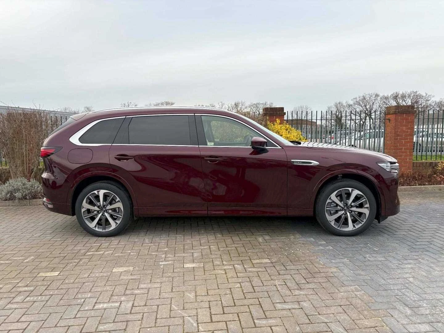 Vehicle image 4