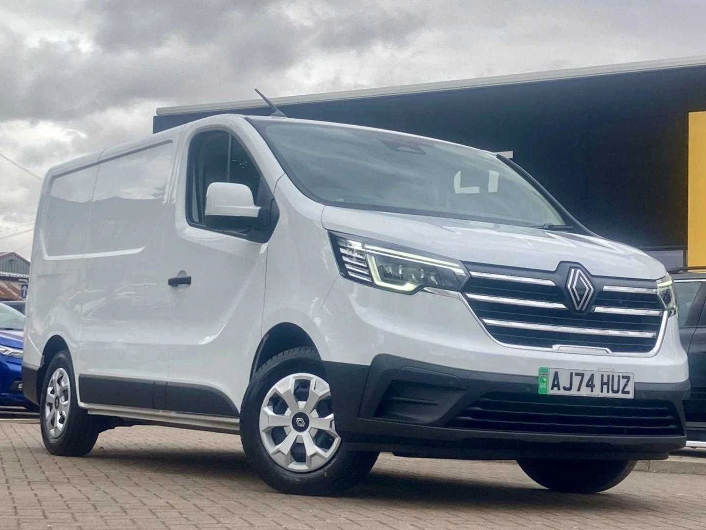 Vehicle image 3