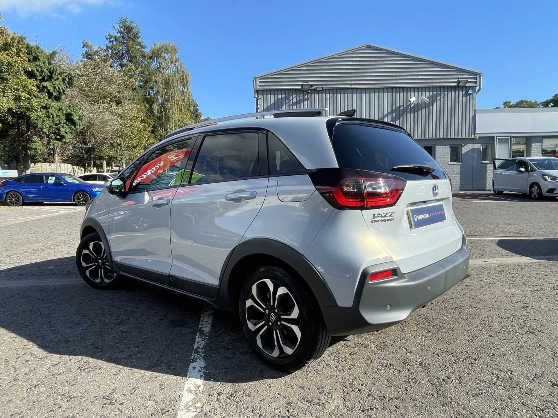 Vehicle image 3