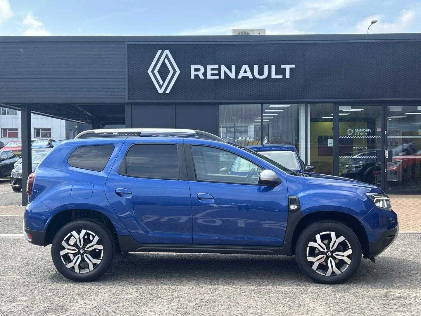 Vehicle image 5