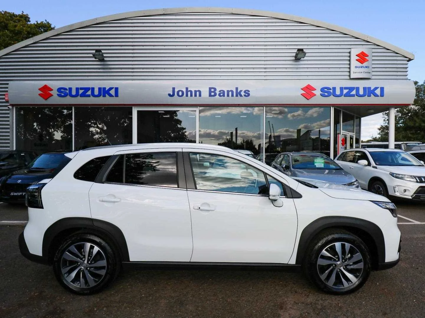 Vehicle image 5