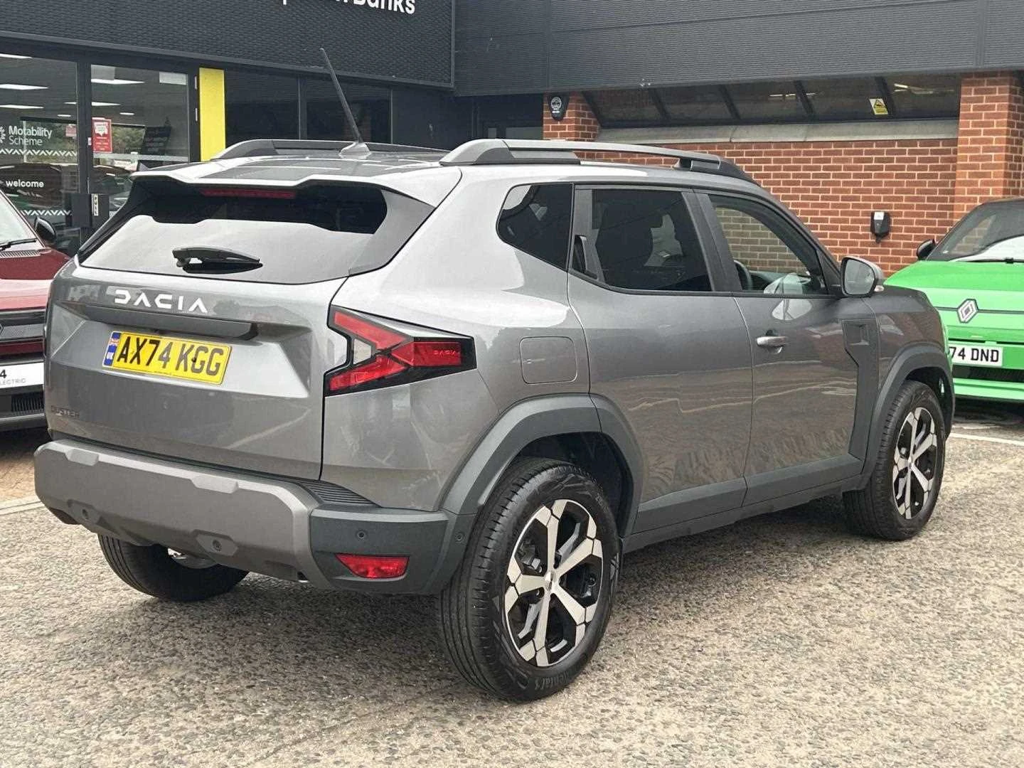 Vehicle image 4